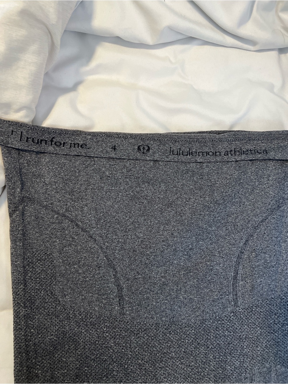 Lululemon Seamless Heather Gray Racerback Run Tank Size 4 EUC - Picture 4 of 5